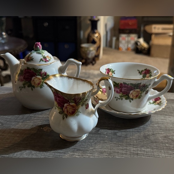 Royal Albert Old Country Roses Tea Set